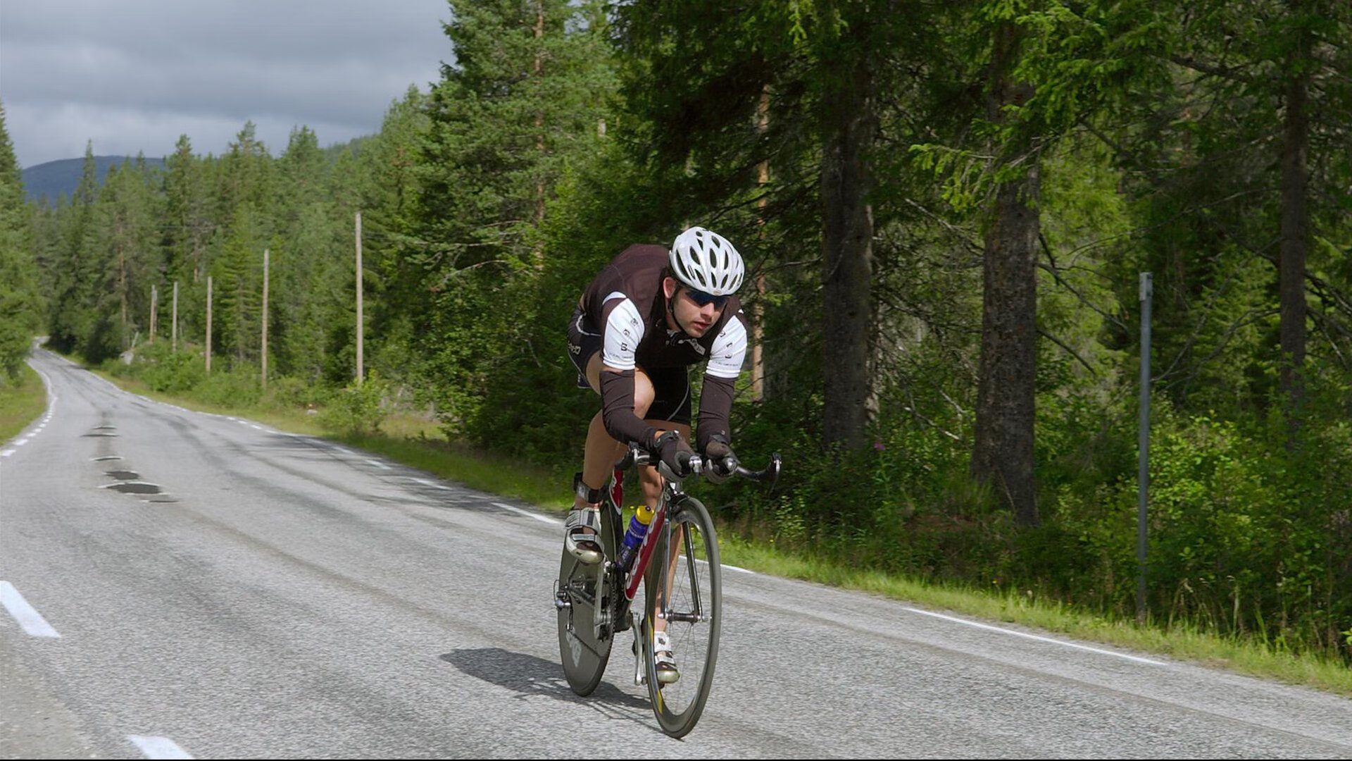 开云体育app-欧冠决赛焦点战,厄瓜多尔斩落罗马,足球版图重绘之夜